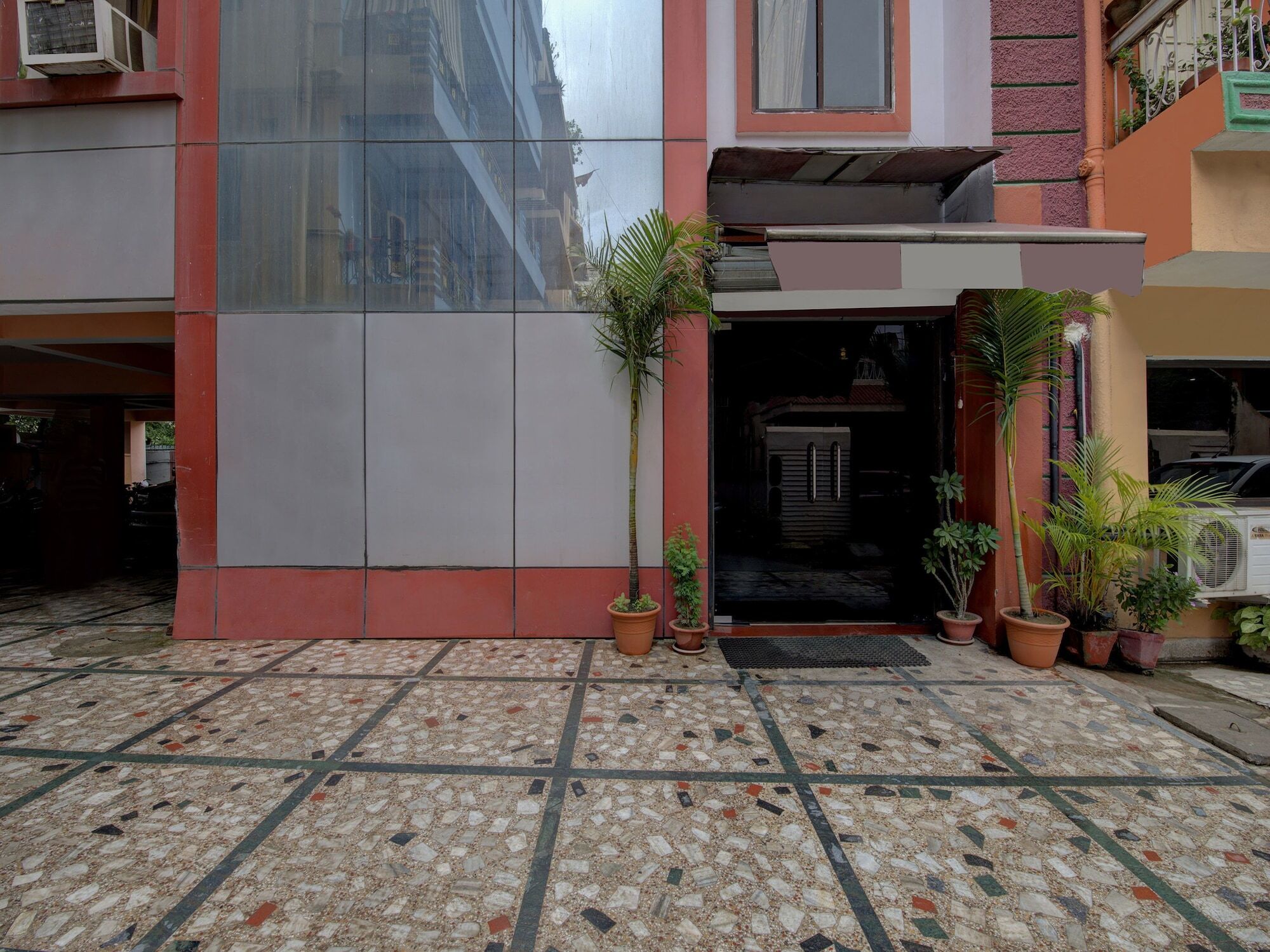 Oyo 4275 Hotel Sunraj Residency 란치 외부 사진